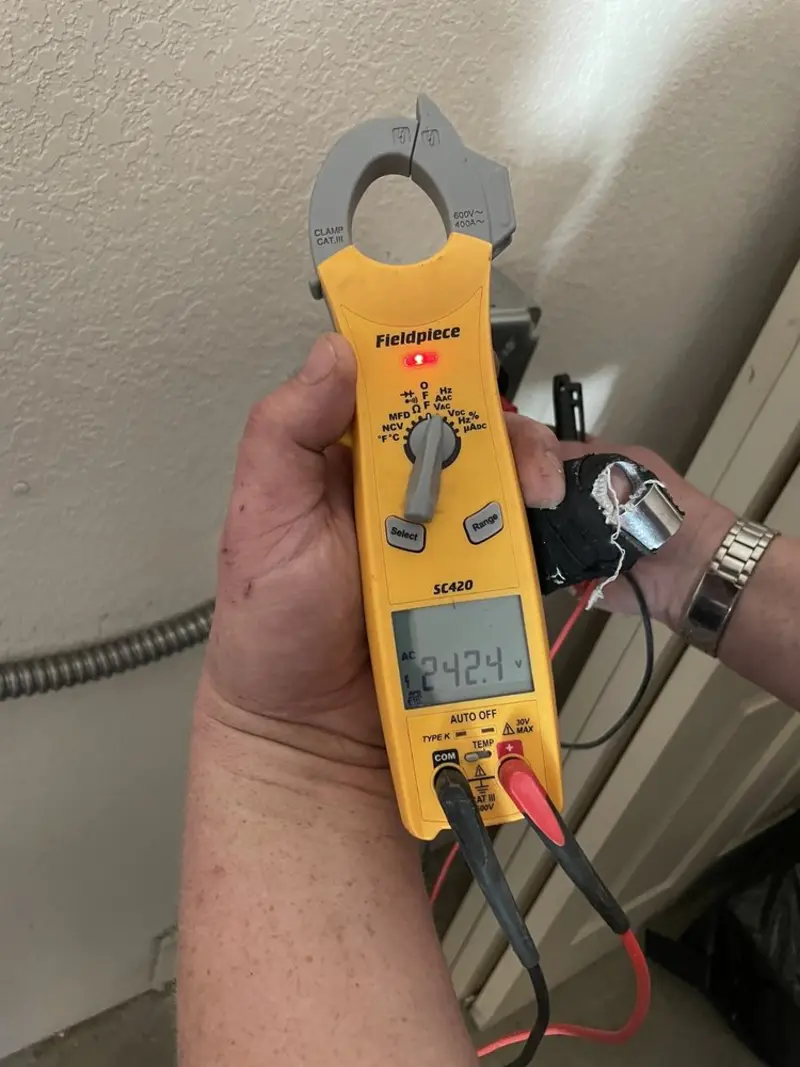 Voltage testing with clamp meter during Circuit Breaker Repair in Woodward